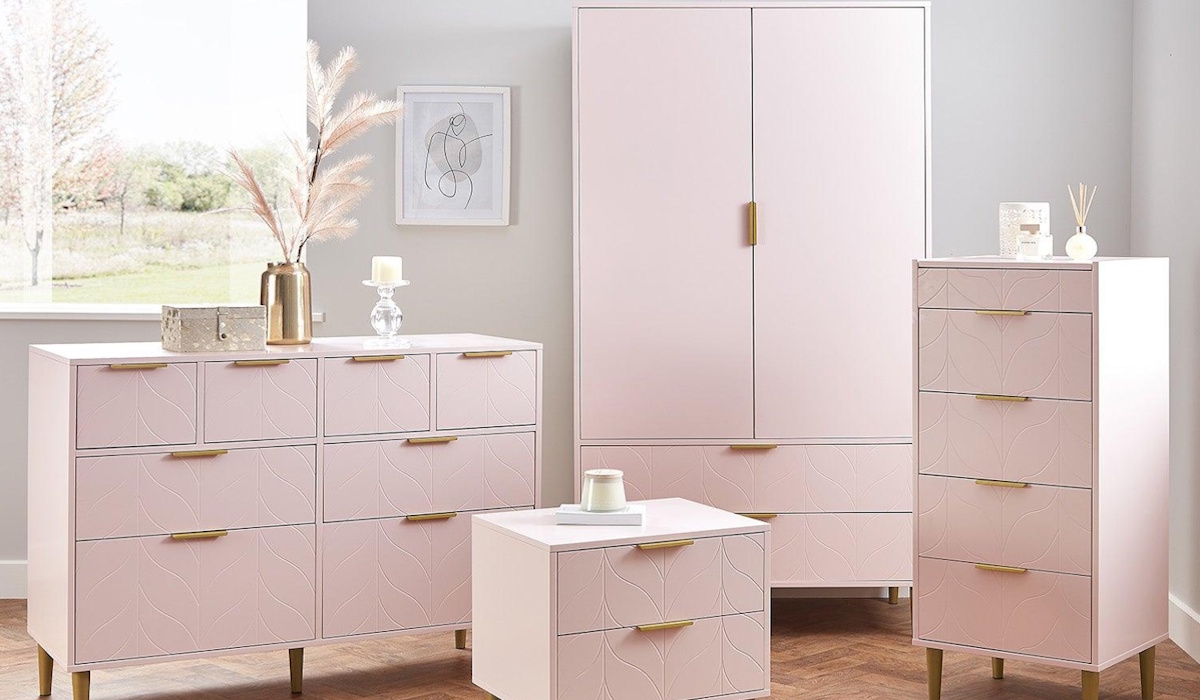 Matching Wardrobe and Drawers